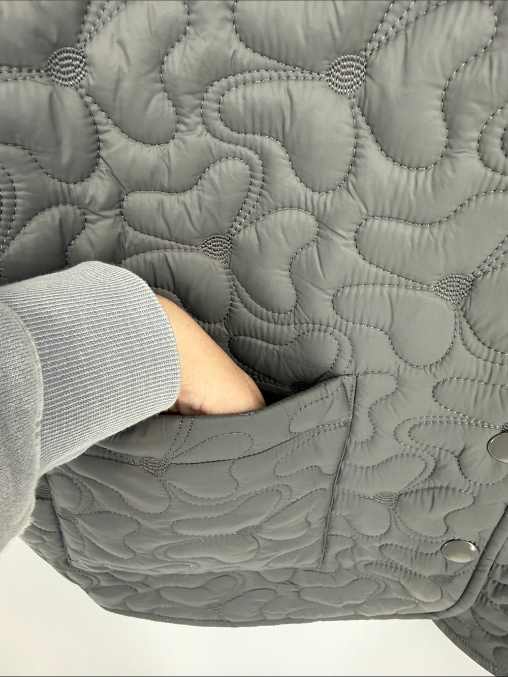Smash + Tess Carson Quilted Vest Magnet Grey NWT Neutral Layering Puffer Vest - Picture 7 of 11